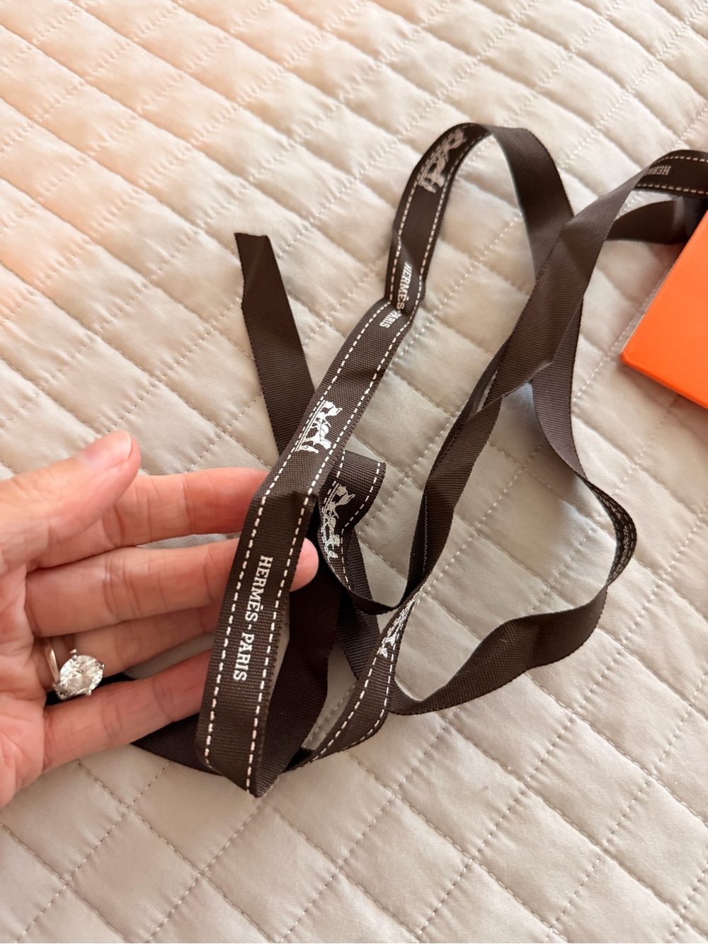 Hermès Orange Gift Bag with Black Logo and Ribbon - Picture 3 of 3